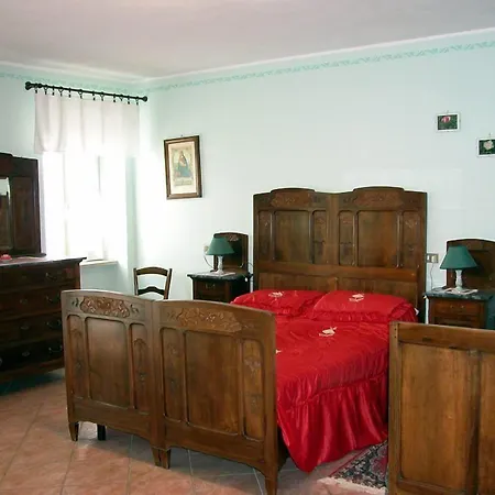 Bricco Dei Ciliegi Bed and Breakfast 3*