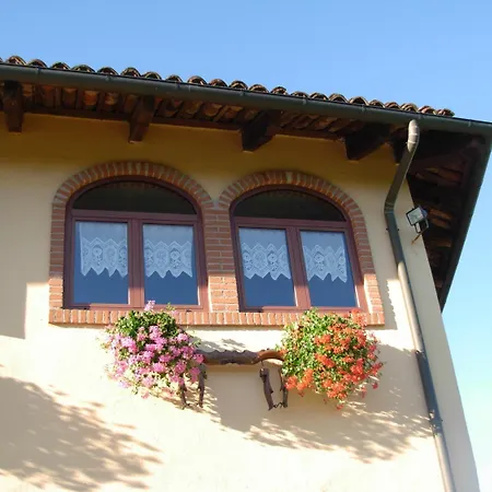 Couette-café Bricco Dei Ciliegi 3*